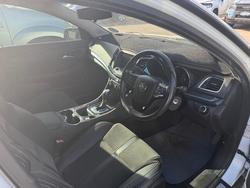 2014 Holden COMMODORE WHITE