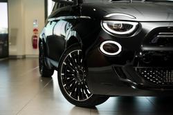 2023 Fiat 500e La Prima