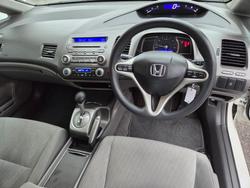 2011 Honda Civic VTi-L 8th Gen MY11 WHITE