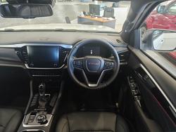 2026 ISUZU MU-X XT