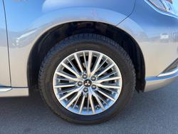 2019 MITSUBISHI OUTLANDER GREY