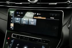 2025 Maserati Grecale MODENA 330HP HYBRID Bianco Banchisa-240