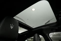 2025 Maserati Grecale MODENA 330HP HYBRID Bianco Banchisa-240