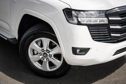 2025 Toyota LANDCRUISER GXL