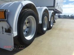 2007 Maxitrans 12 Pallet Curtainsider A Trailer