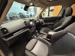 2017 MINI COUNTRYMAN COOPER