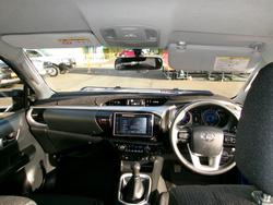 2018 TOYOTA
HILUX SR5 (4x4)
