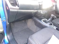 2018 TOYOTA
HILUX SR5 (4x4)