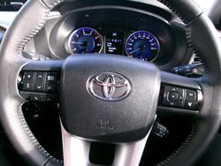 2018 TOYOTA
HILUX SR5 (4x4)