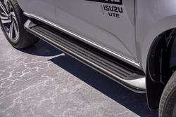 2025 Isuzu
MU-X LS-T