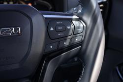 2025 Isuzu
MU-X LS-T