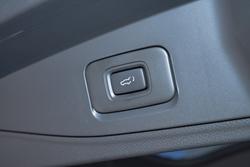 2025 Isuzu
MU-X LS-T