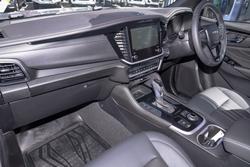 2025 Isuzu
MU-X LS-T