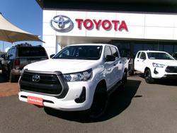 2022 Toyota
Hilux 4x4 Hilux 4x4 SR 2.8L T Diesel Automatic Double Cab 2U76970 001