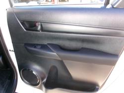 2022 Toyota
Hilux 4x4 Hilux 4x4 SR 2.8L T Diesel Automatic Double Cab 2U76970 001