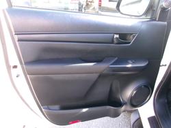 2022 Toyota
Hilux 4x4 Hilux 4x4 SR 2.8L T Diesel Automatic Double Cab 2U76970 001