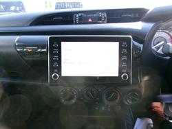 2022 Toyota
Hilux 4x4 Hilux 4x4 SR 2.8L T Diesel Automatic Double Cab 2U76970 001