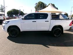 2022 Toyota
Hilux 4x4 Hilux 4x4 SR 2.8L T Diesel Automatic Double Cab 2U76970 001