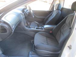 2005 Holden Ute VZ White