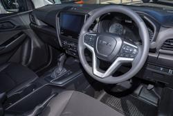 2025 Isuzu
                D-MAX SX