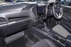 2025 Isuzu
                D-MAX SX