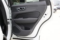 2025 Volvo XC60 Plus B5 Bright