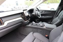 2025 Volvo XC60 Plus B5 Bright