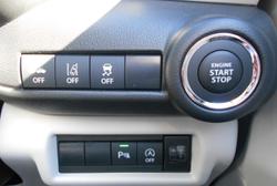 2025 SUZUKI SWIFT HYBRID GLX