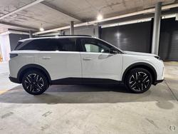 2025 Peugeot 5008 Allure Hybrid