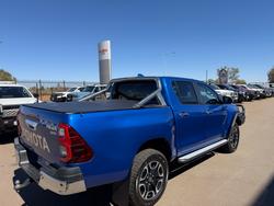 2022 Toyota Hilux SR5 Blue
