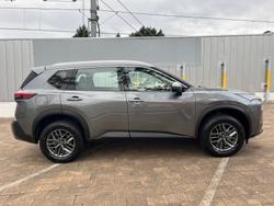 2025 Nissan X-TRAIL ST 2WD