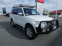 2015 Mitsubishi
Pajero GLX LWB (4x4)