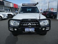 2015 Mitsubishi
Pajero GLX LWB (4x4)