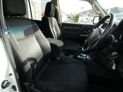 2015 Mitsubishi
Pajero GLX LWB (4x4)