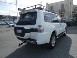 2015 Mitsubishi
Pajero GLX LWB (4x4)