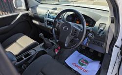 2010 Nissan Navara ST