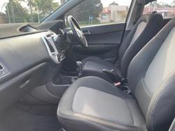 2015 HYUNDAI i20