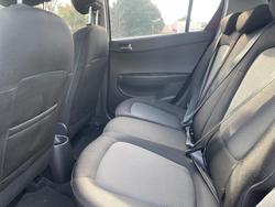 2015 HYUNDAI i20