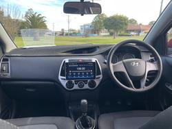 2015 HYUNDAI i20