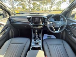 2025 Isuzu
MU-X X-TERRAIN