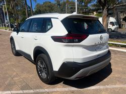 2025 Nissan X-TRAIL ST 2WD