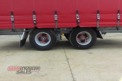 2005 Tag-A-Long Dual Axle Curtainsider Trailer