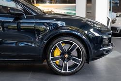 2023 Porsche Cayenne Turbo S E-Hybrid
