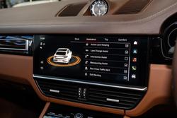 2023 Porsche Cayenne Turbo S E-Hybrid