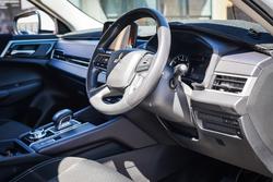 2024 MITSUBISHI OUTLANDER ES 7 SEAT (2WD)