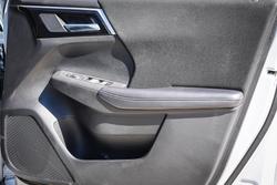 2024 MITSUBISHI OUTLANDER ES 7 SEAT (2WD)