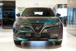 2025 Alfa Romeo Junior Ibrida