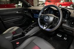 2025 Alfa Romeo Junior Ibrida