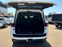 2022 Toyota LANDCRUISER LC300 3.3L V6 DSL Sahara 7 Seats 5E55190 001 Glacier White
