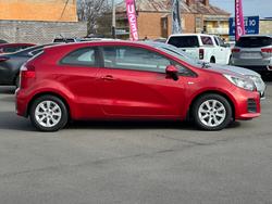 2016 KIA
RIO S